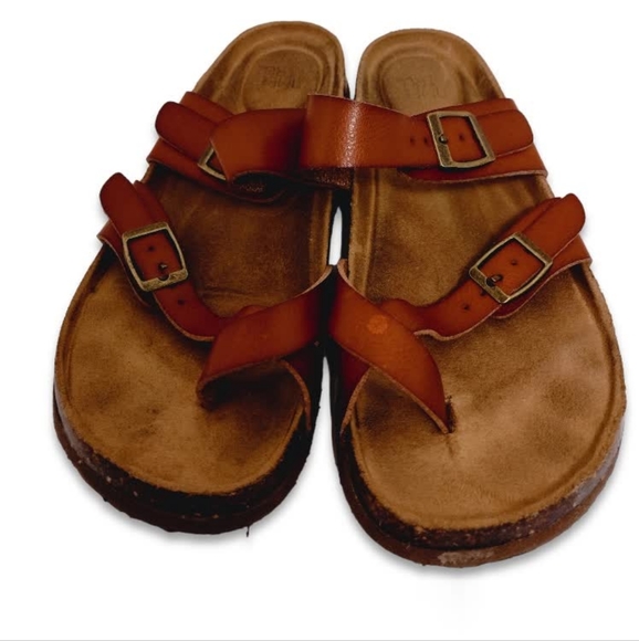 Time and Tru Sandals - Picture 2 of 2